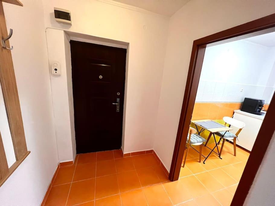 Piata Ovidiu 14 Lowcost Constanta Exterior photo